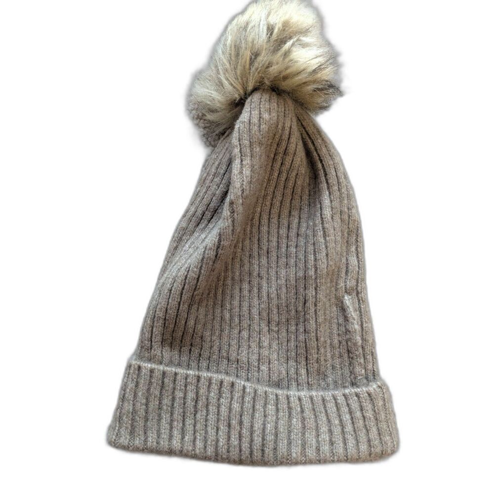 NWOT Abercrombie & Fitch Unisex Tan Knit Beanie w/ Faux Fur Puff